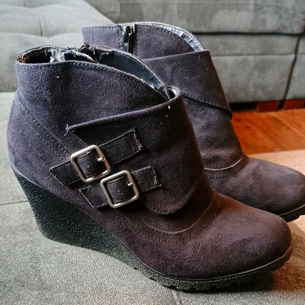 Metaphor Women's Black Wedge Ankle Boots